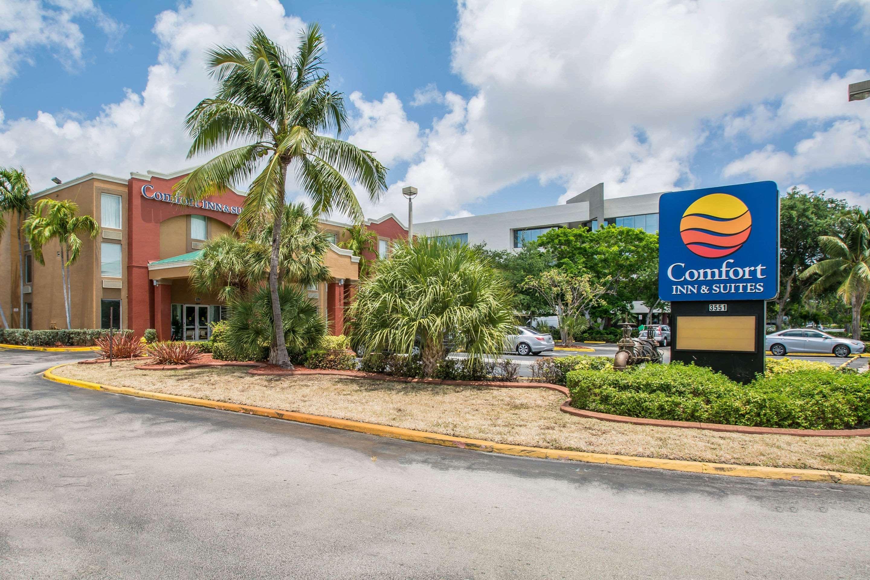 Comfort Inn & Suites Fort Lauderdale West Turnpike Lauderdale Lakes Esterno foto
