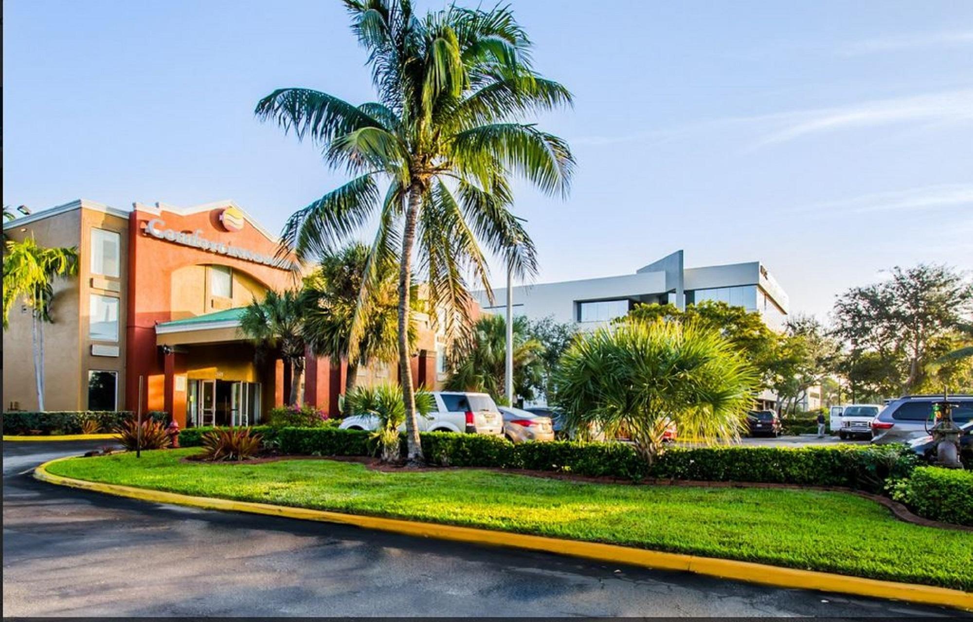 Comfort Inn & Suites Fort Lauderdale West Turnpike Lauderdale Lakes Esterno foto